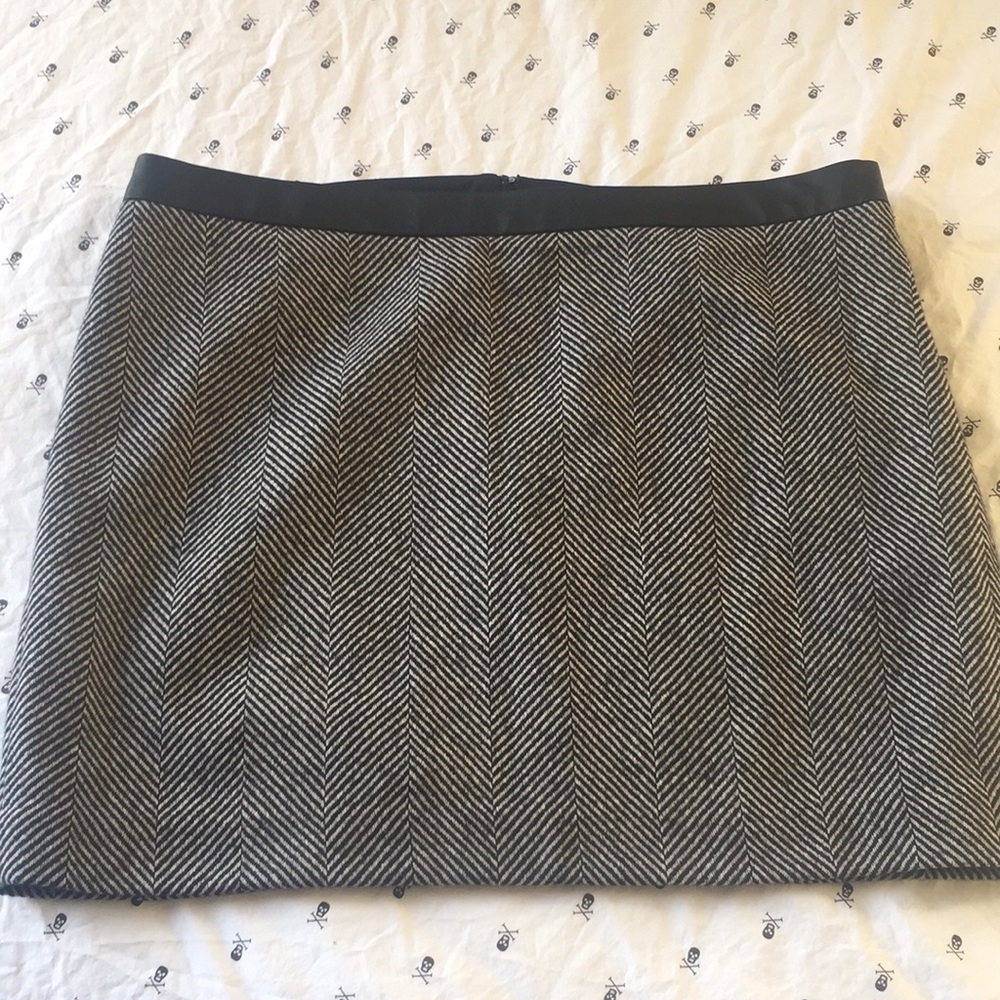 EUC herringbone mini skirt